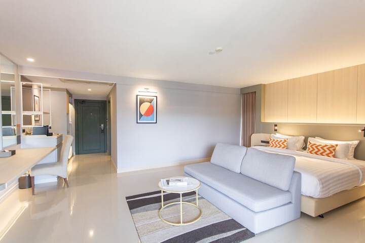 Room 43 of 144