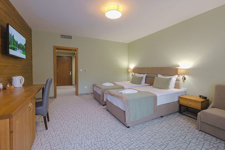 Room 3 of 38