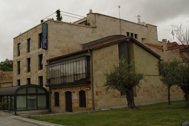 Hotel Entry