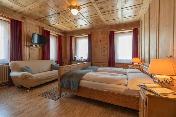Room 6 of 21