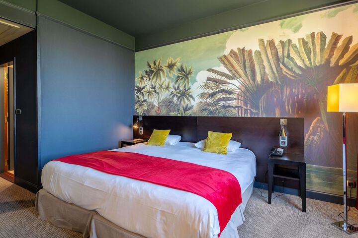 Room 15 of 195