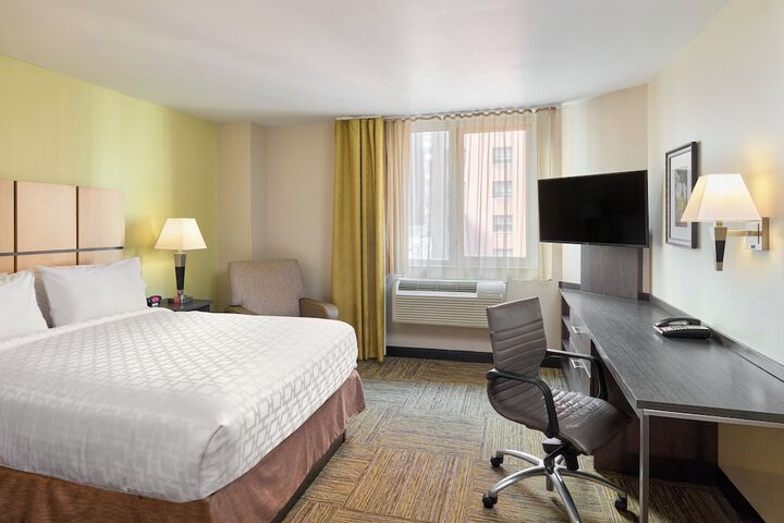 Studio Suite 1 Queen Bed City View High Floor (8 of 30)