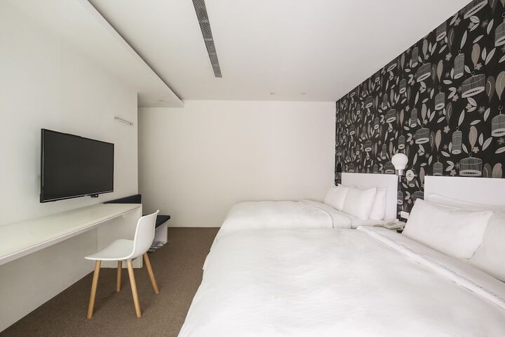 Room 11 of 51