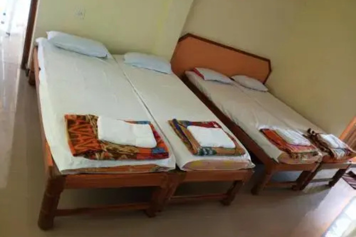 Room 4 of 10