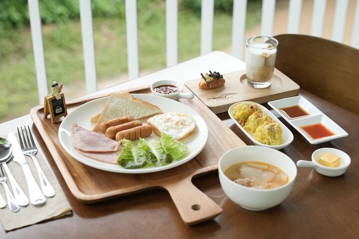 Breakfast/Coffee Service 30 of 52