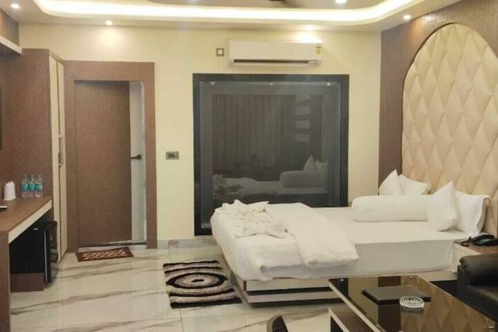 Room 28 of 70