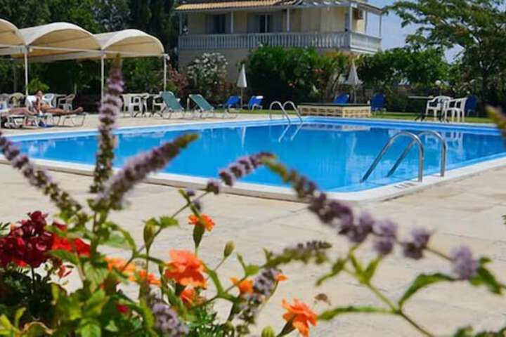 Hotel Pool