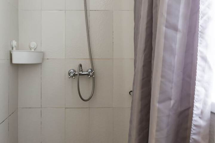 Room 21 of 68