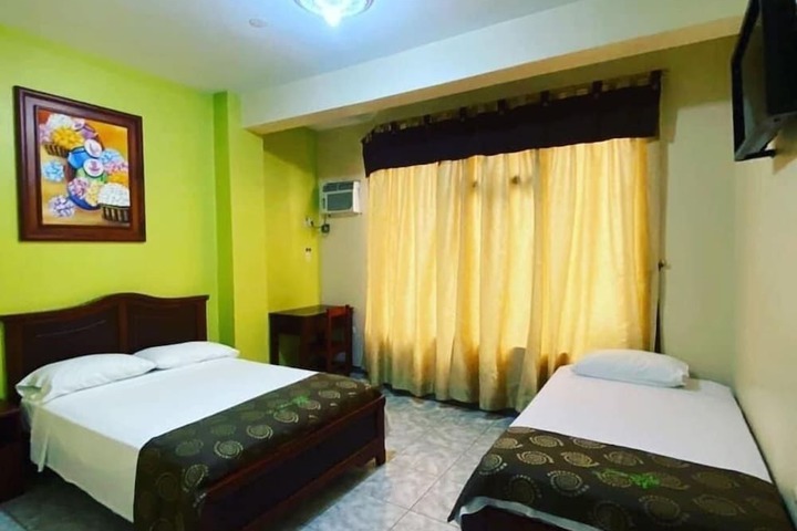 Room 8 of 12