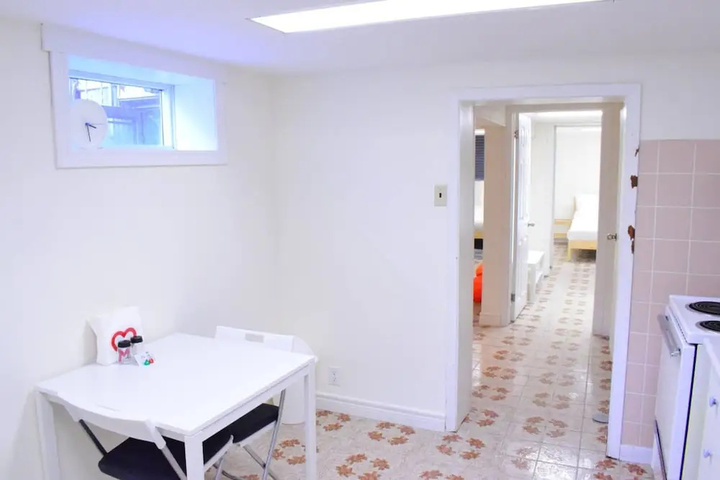 Room 12 of 17