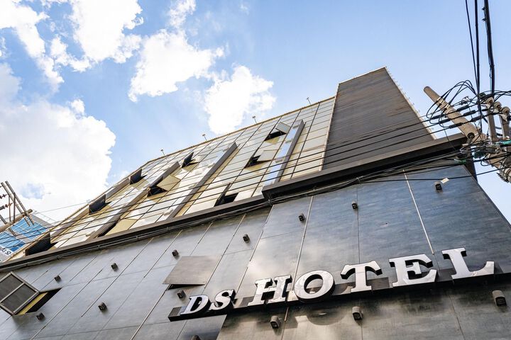 Hotel 11 of 83