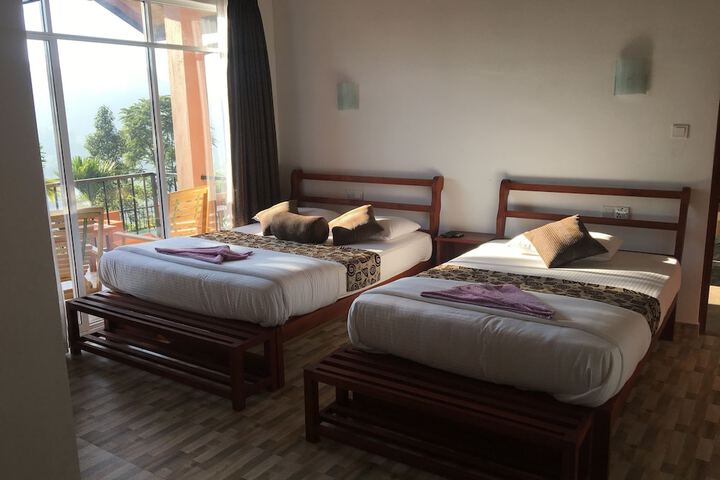 Room 6 of 34