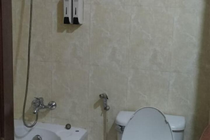 Room 14 of 22