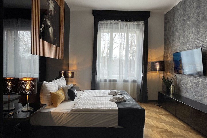 Room 45 of 194