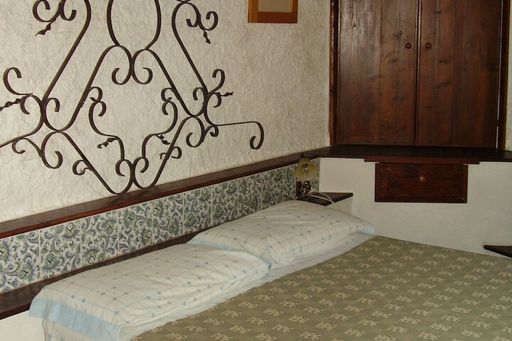 Room 5 of 6