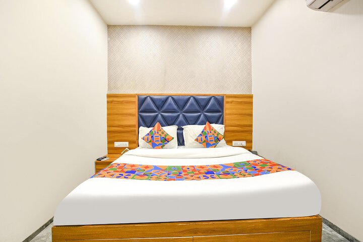 Room 14 of 22