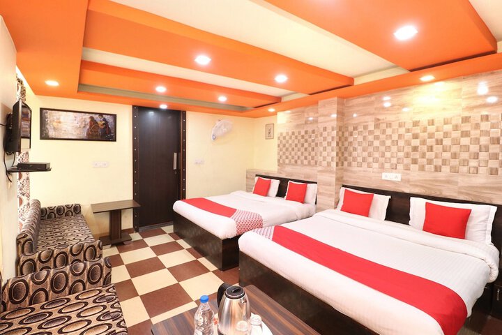 Room 12 of 19
