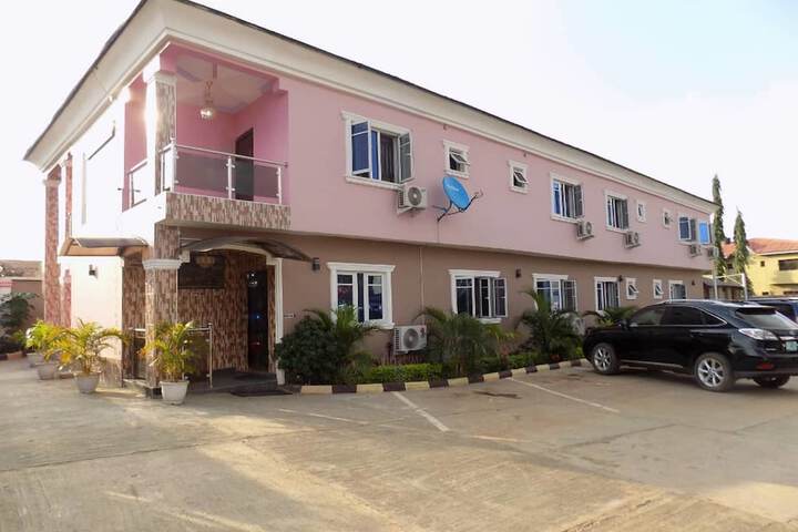 De Fellas Palace Hotel & Suites