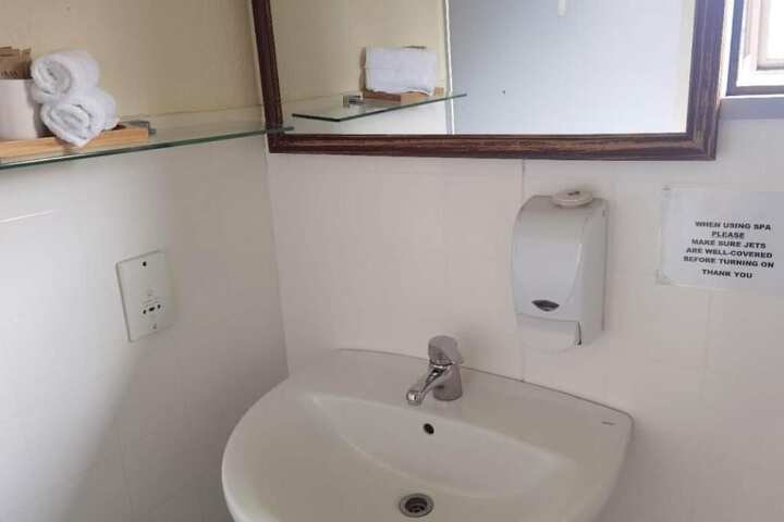 Room 15 of 84
