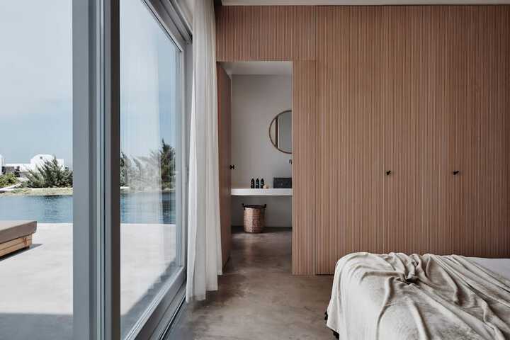 Room 38 of 215