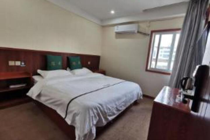 Room 4 of 6