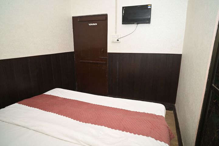 Room 2 of 20