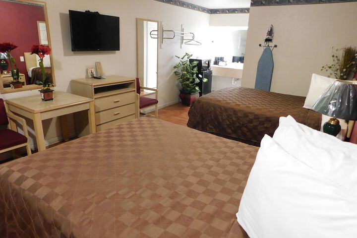 Room 9 of 17