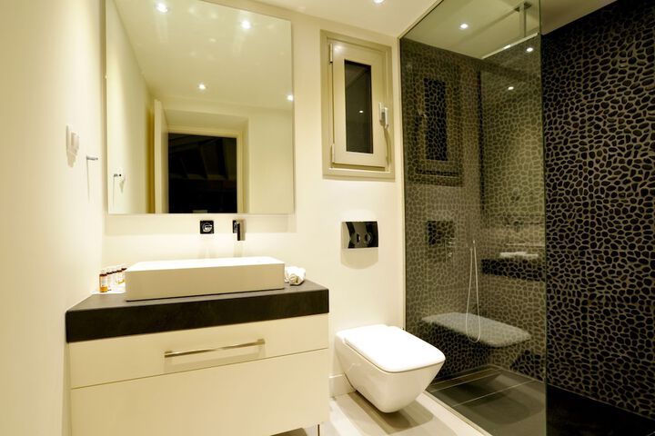Room 15 of 36