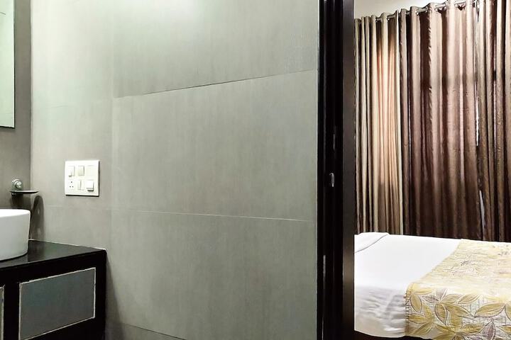 Room 29 of 68