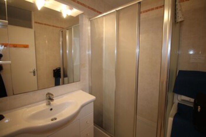 Room 2 of 20