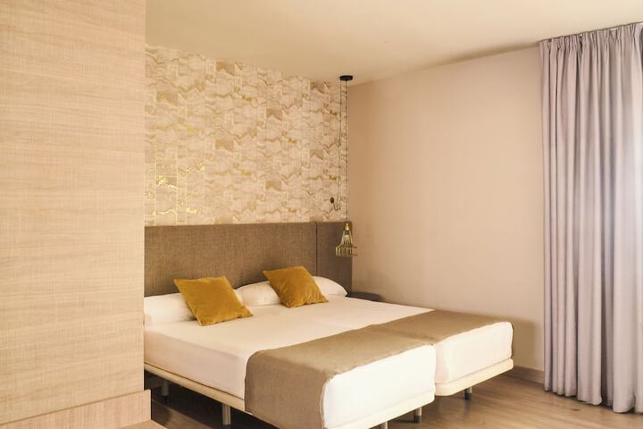 Room 11 of 41