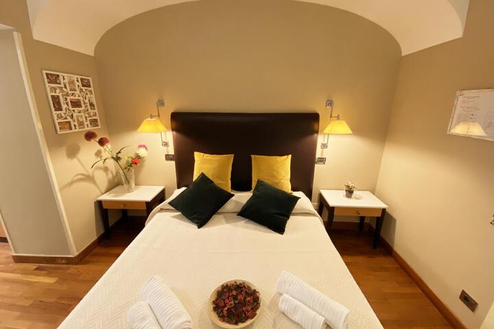Room 16 of 19
