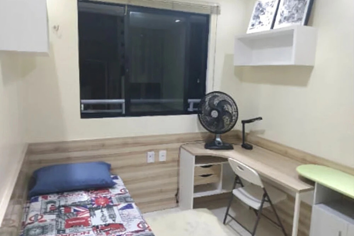 Room 3 of 8