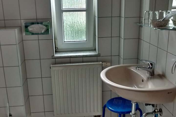 Room 9 of 50