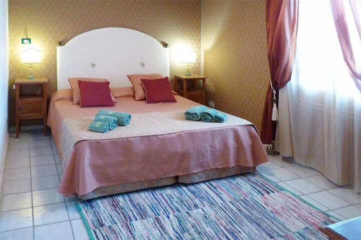 Room 4 of 29