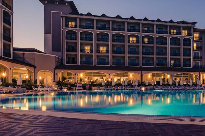 Hotel Pool