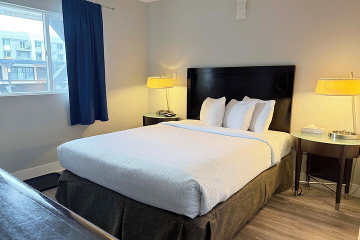 Room 6 of 28