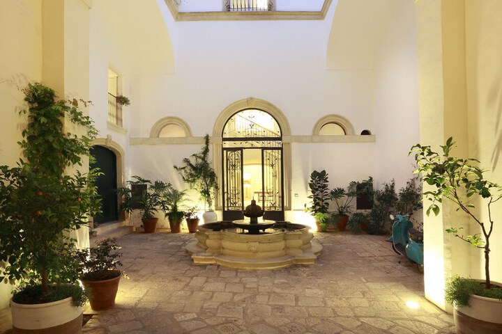 Hotel 165 of 181