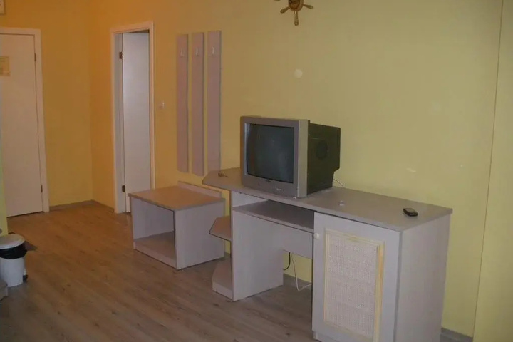 Room 3 of 16
