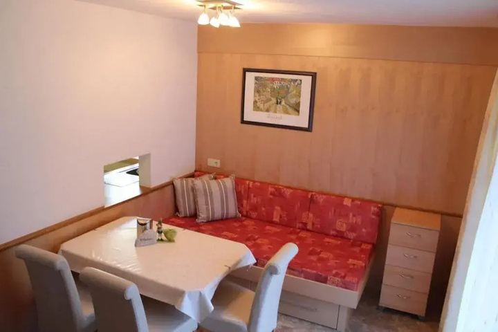 Room 3 of 18