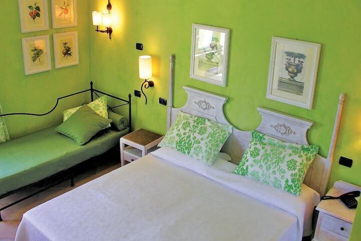 Room 6 of 23