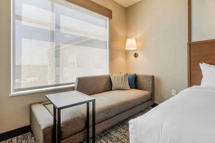 2 Queen Beds (2 of 12)