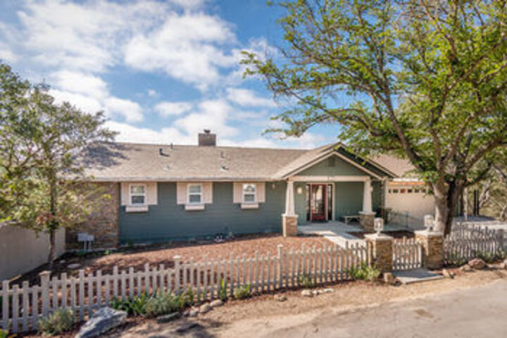 Image of Greenwood 4 Br Home by RedAwning