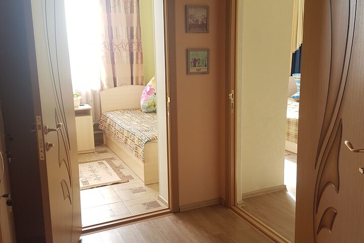 Room 11 of 31