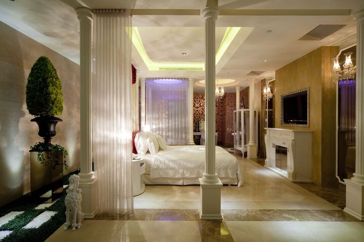 Room 19 of 57