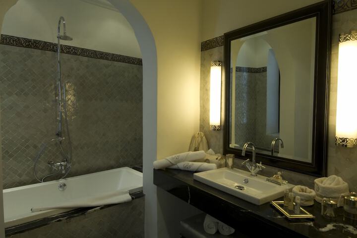 Room 37 of 60