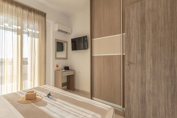 Room 32 of 122