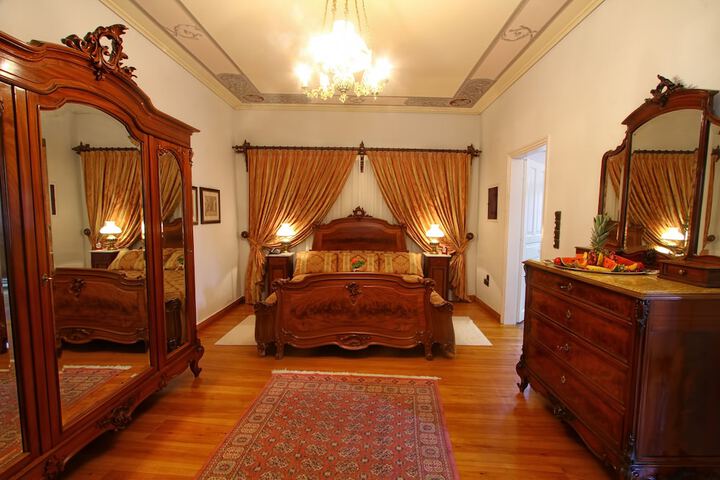 Room 11 of 79
