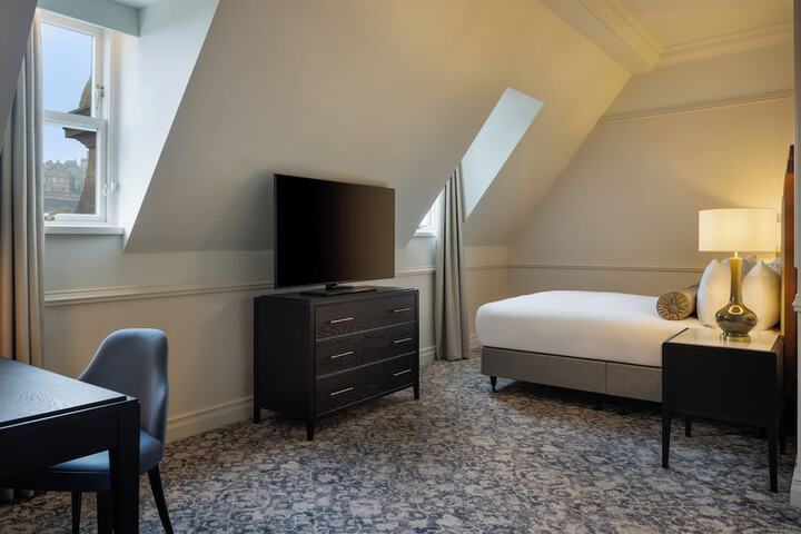 Room 81 of 182
