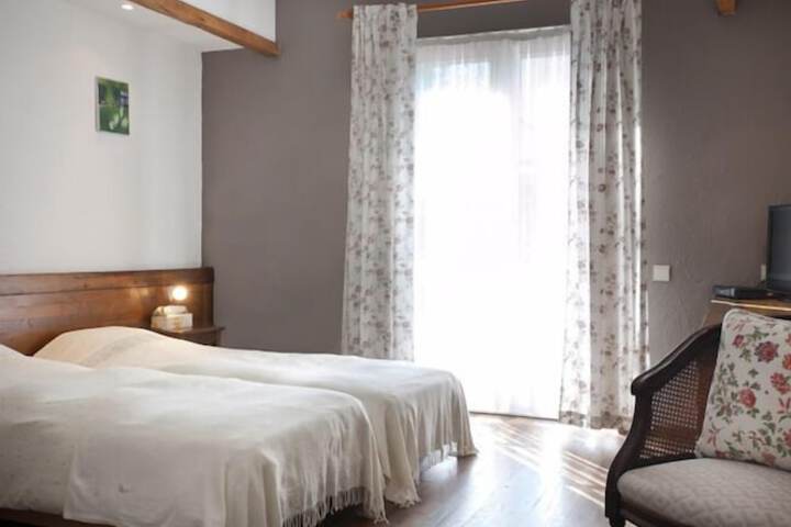 Room 3 of 17